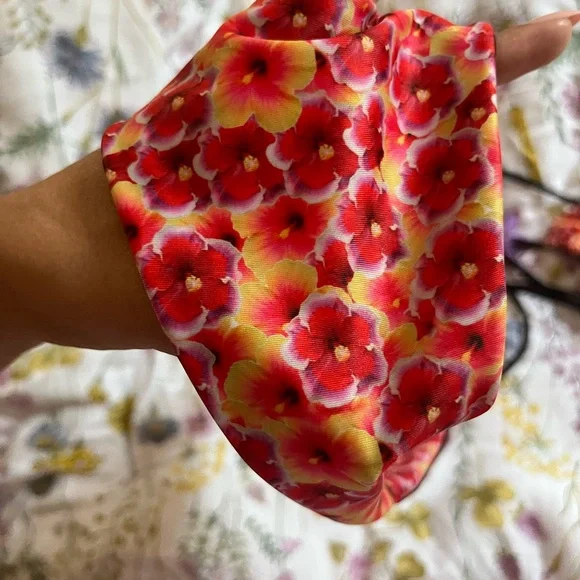 Hibiscus bikini - Picture 2 of 2